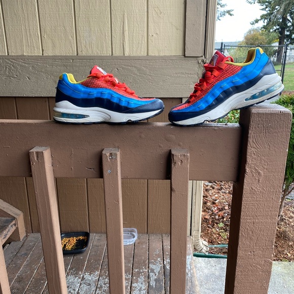 Kid’s Nike Shoes l - Picture 3 of 8